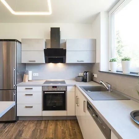 Miralior - 110m2, Terrasse Und Parkplatz - Ideal Fuer Gruppen Und Familien マインツ